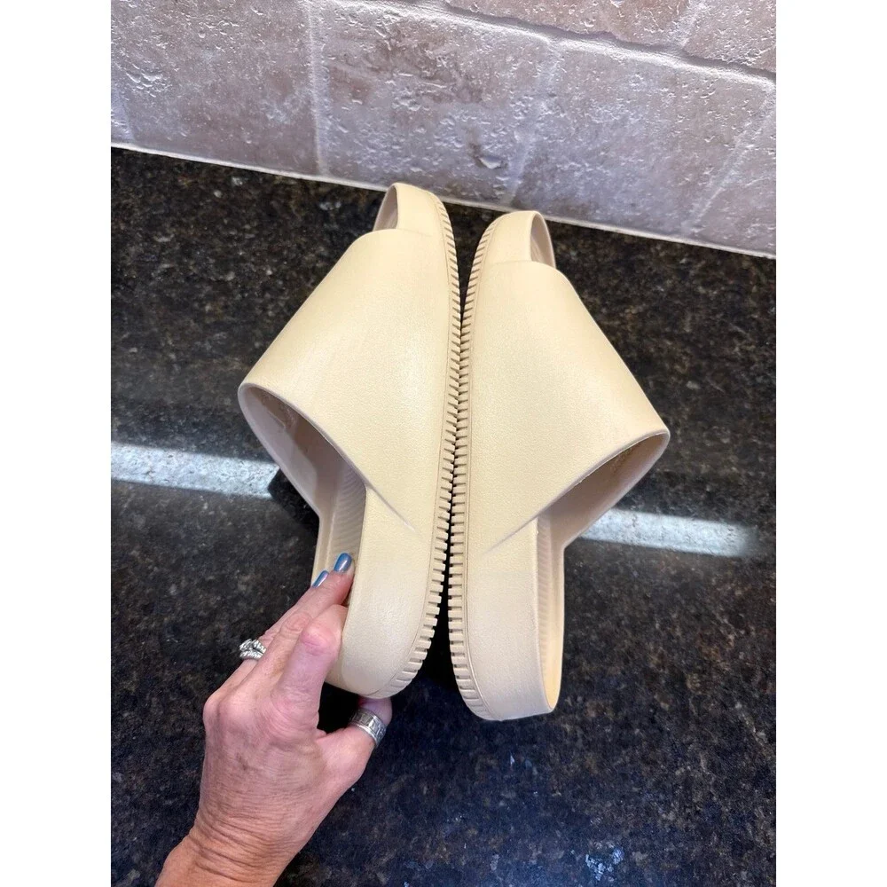 Nike Calm Slide Sesame Platform Sandals M 12 W 13 Like New